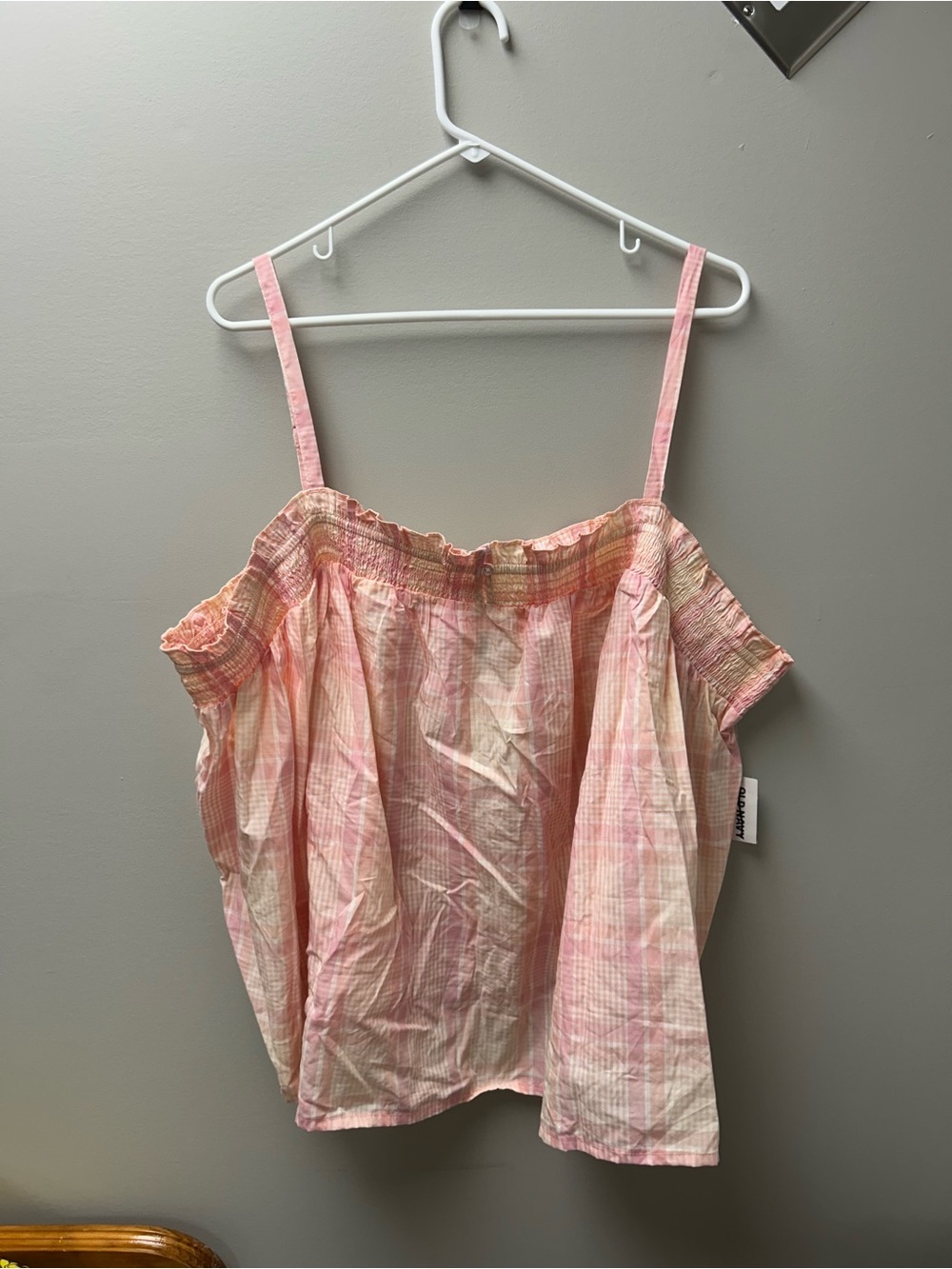 Old Navy Women’s Pink Plaid Smocked Cami Top
